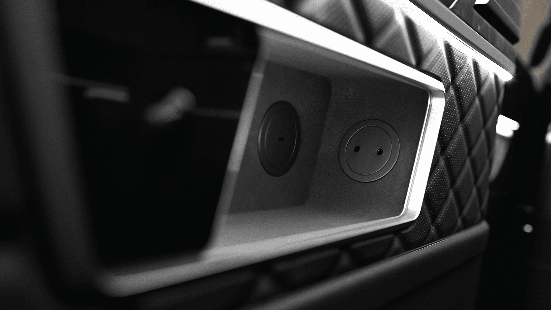 Type-C und 12V Ladeanschlüsse